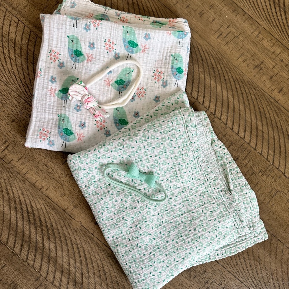 Baby girl swaddles and matching bow hair piece bundle lot